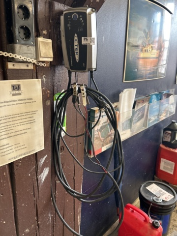 1423619-1 Batteriladdare - CTEK Multi XS 25000 Extended