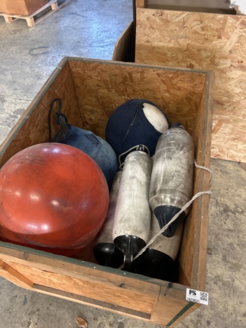 1423631-1 Pall med fendrar och boj