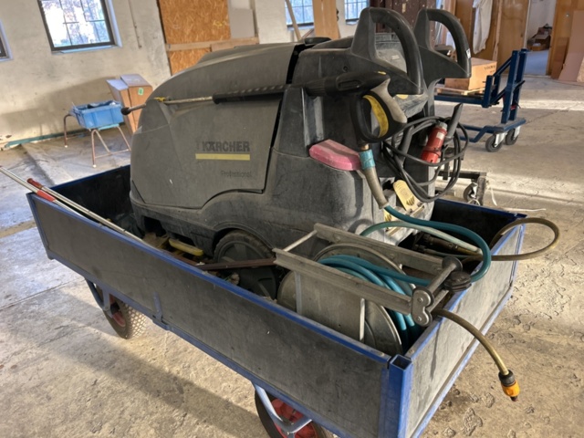 1423634-3 Hetvattentvätt med vagn - Kärcher HDS 12/18-4S