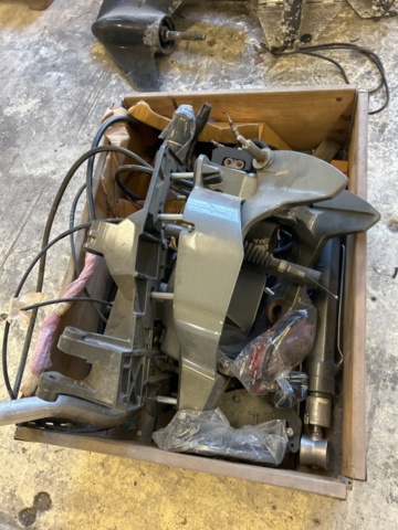 1423639-2 Samling med diverse båtdetaljer och blandat