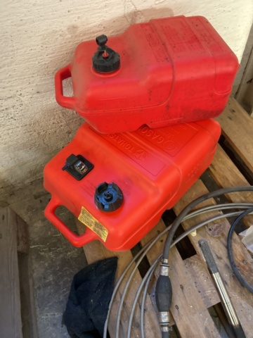 1423639-7 Samling med diverse båtdetaljer och blandat