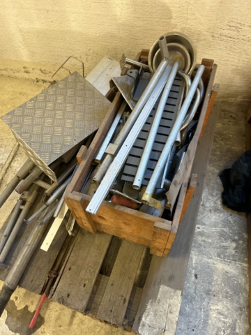 1423639-9 Samling med diverse båtdetaljer och blandat