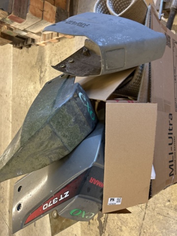 1423639-10 Samling med diverse båtdetaljer och blandat