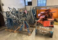 1423642 Större samling med diverse båtstöttor