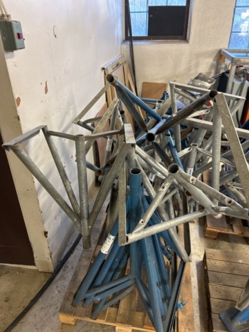 1423642-4 Större samling med diverse båtstöttor