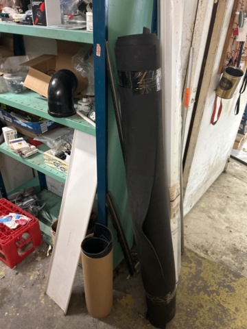 1423644-42 Lager med hyllor och reservdelar från båtverkstad - 21 sektioner plåthyllor