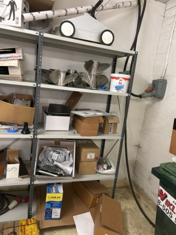 1423645-2 Hyllor 4 st med innehåll