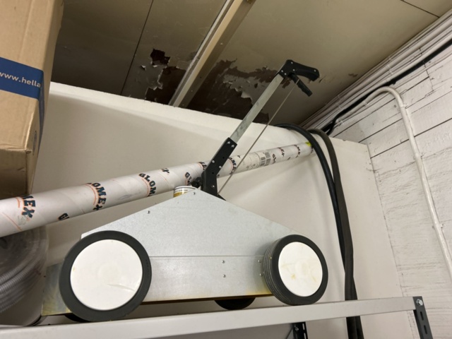 1423645-3 Hyllor 4 st med innehåll