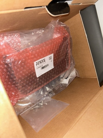 1423645-6 Hyllor 4 st med innehåll