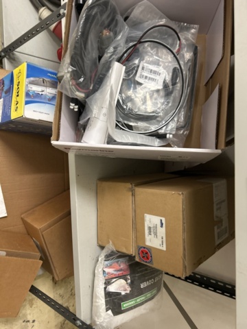 1423645-7 Hyllor 4 st med innehåll