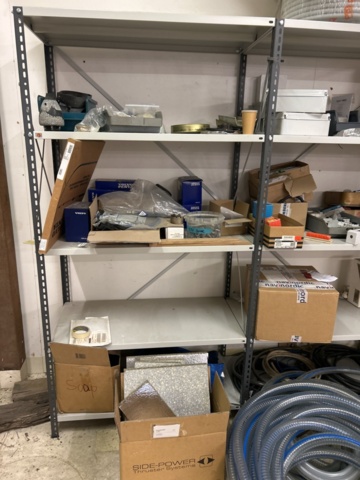 1423645-22 Hyllor 4 st med innehåll