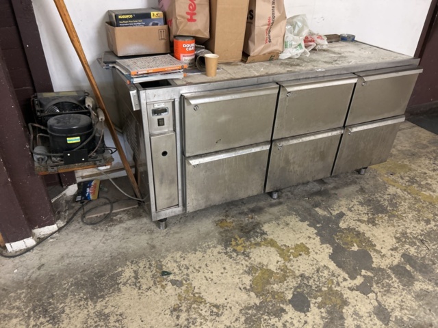 1423646-1 Kylbänk med 6 draglådor och separat kompressor