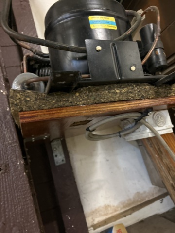 1423646-13 Kylbänk med 6 draglådor och separat kompressor