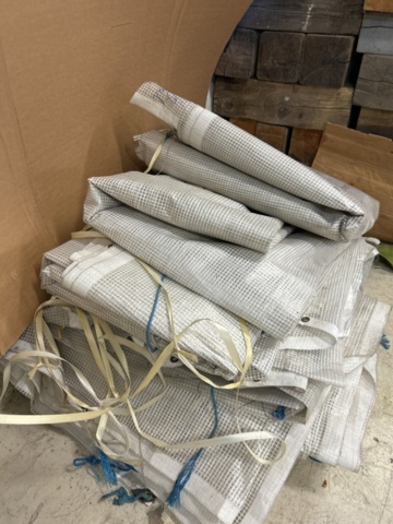 1423648-3 Samling med väderskydd/presenningar