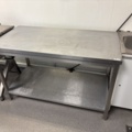 1372695-1 Rostfri arbetsbänk med underhylla