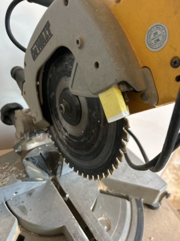 1423650-4 Kap- och gersåg med skåp - DeWalt DW700