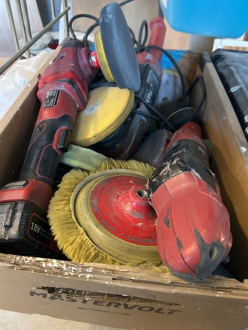 1423651-3 Vagn med polermaskiner, diverse och tillbehör