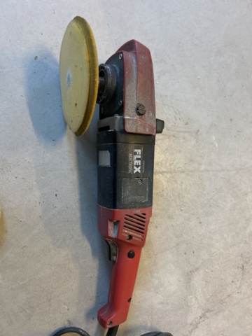 1423651-11 Vagn med polermaskiner, diverse och tillbehör