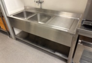 1372701 Diskbänk med två hoar och avställningsyta – GGM Gastro