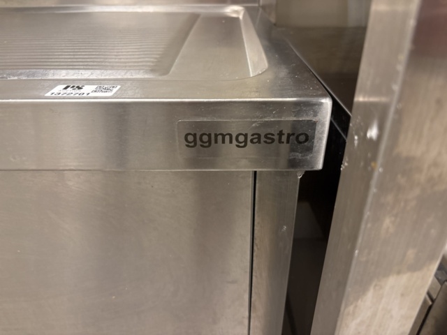 1372701-2 Diskbänk med två hoar och avställningsyta – GGM Gastro