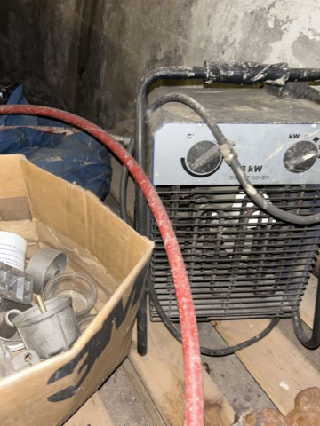 1423660-5 Större samling med diverse reservdelar och inventarier från båtverkstad