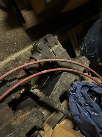 1423660-10 Större samling med diverse reservdelar och inventarier från båtverkstad