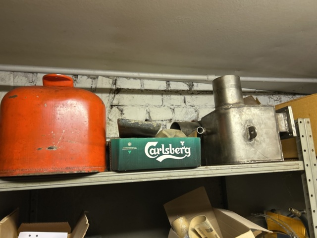 1423660-12 Större samling med diverse reservdelar och inventarier från båtverkstad