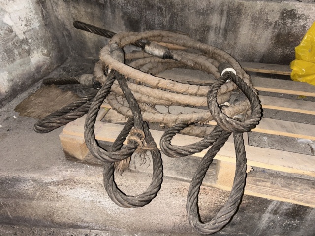 1423660-31 Större samling med diverse reservdelar och inventarier från båtverkstad