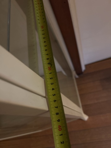 1423662-6 Diverse möbler och köksinventarier i rummet