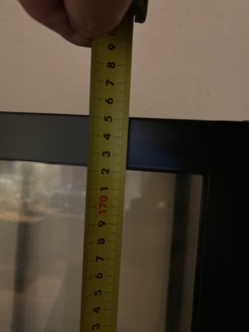 1423662-13 Diverse möbler och köksinventarier i rummet