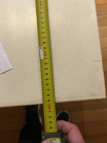 1423662-18 Diverse möbler och köksinventarier i rummet