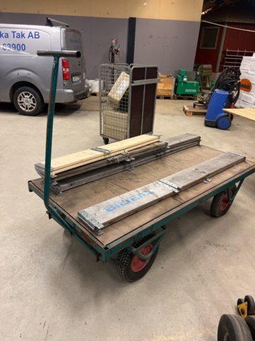 1431532-3 Material carts, warehouse carts, rolling tables, etc.