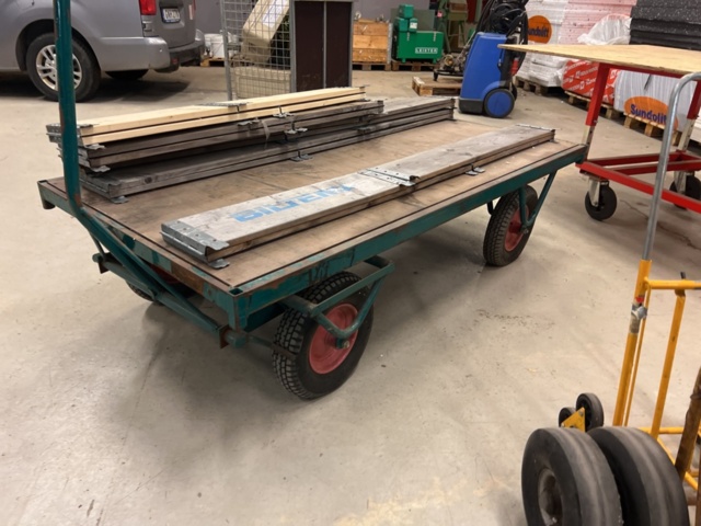 1431532-4 Material carts, warehouse carts, rolling tables, etc.