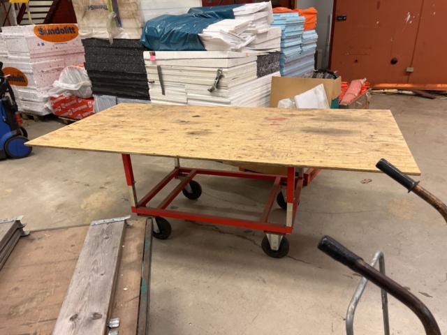 1431532-5 Material carts, warehouse carts, rolling tables, etc.