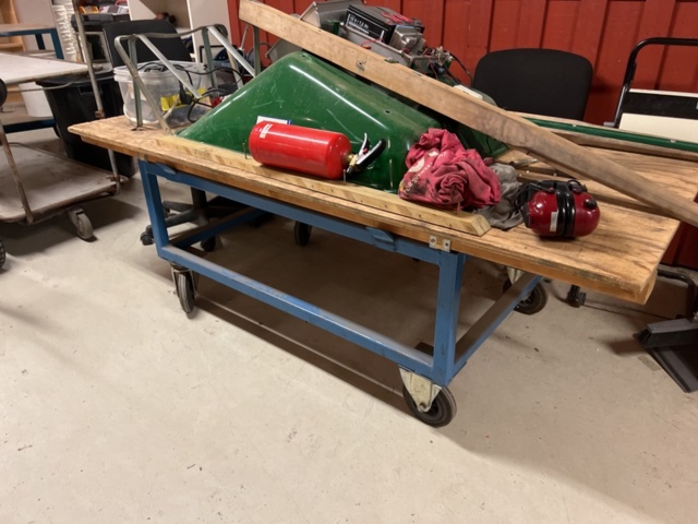 1431532-6 Material carts, warehouse carts, rolling tables, etc.