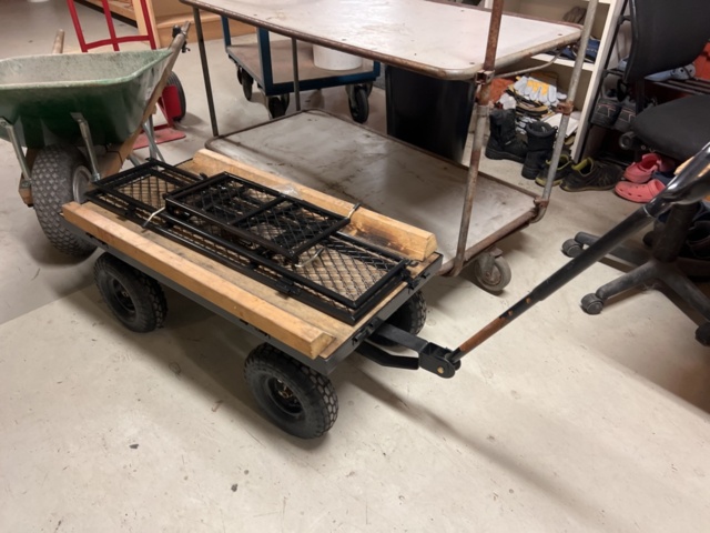 1431532-7 Material carts, warehouse carts, rolling tables, etc.