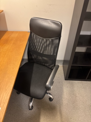 1372715-2 Desk with top shelf and office chair