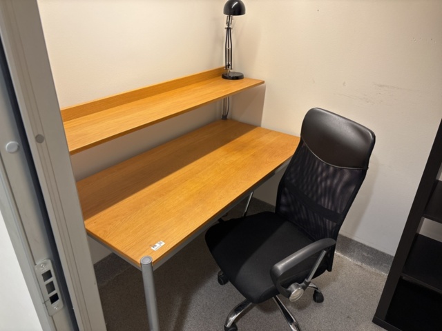 1372715-1 Desk with top shelf and office chair