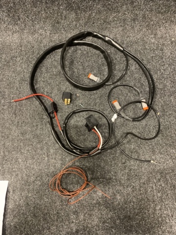 1454231-13 Förlängningskablage och kabelhärvor för extraljus