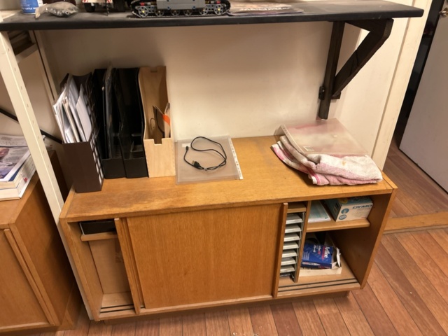 1423661-12 Större samling med diverse kontorsmöbler