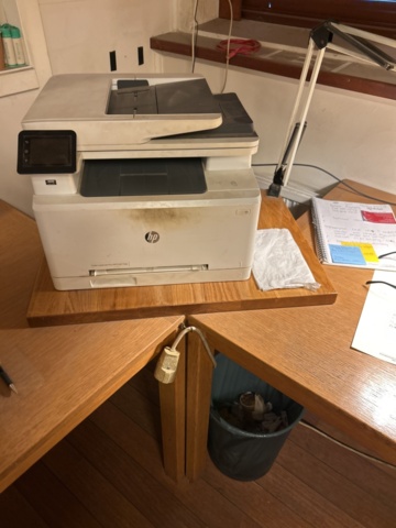 1423661-19 Större samling med diverse kontorsmöbler