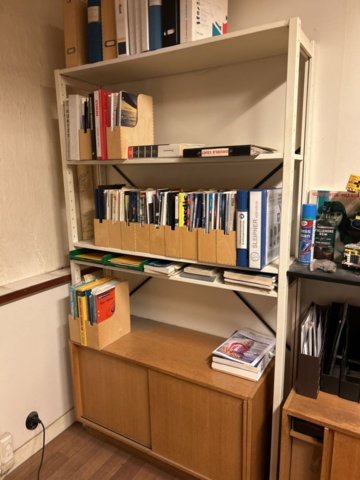 1423661-15 Större samling med diverse kontorsmöbler