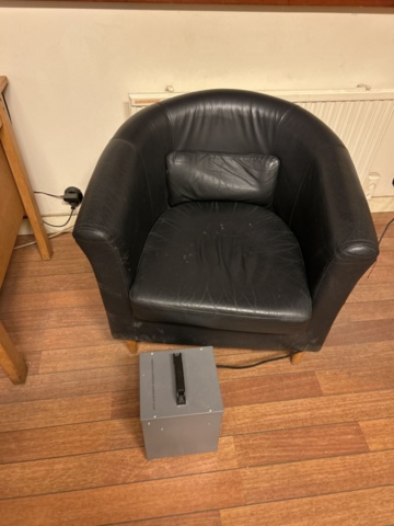 1423661-31 Större samling med diverse kontorsmöbler