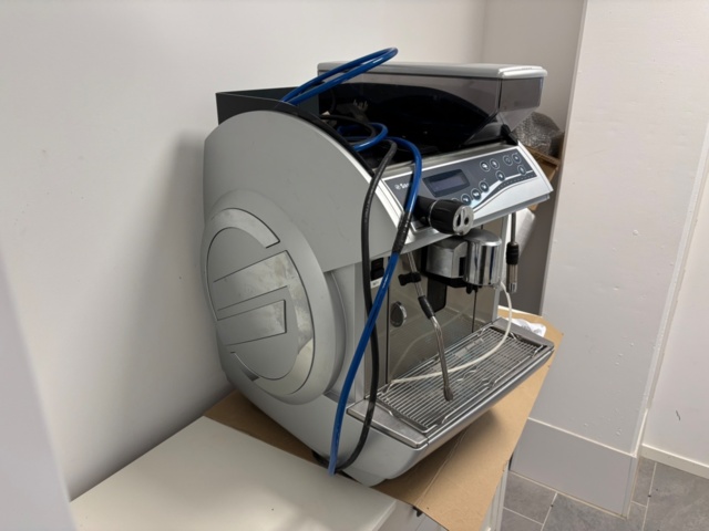 1372719-3 Fully automatic coffee machine – Saeco CAP002 B - 2011