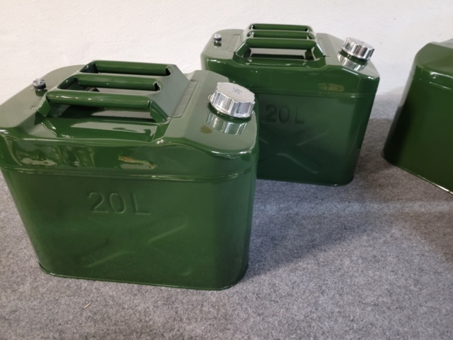 1454175-2 Bränsletank 20 L med påfyllningspip 4 st