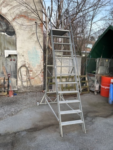 1423667-2 Plattformsstege på hjul