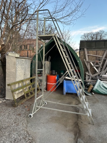 1423667-4 Plattformsstege på hjul