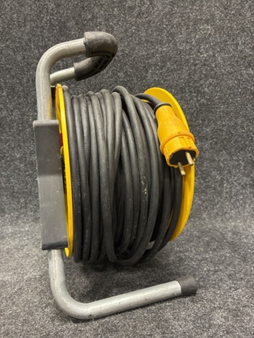 1439964-5 Kabelvinda Amiga 40m IP44