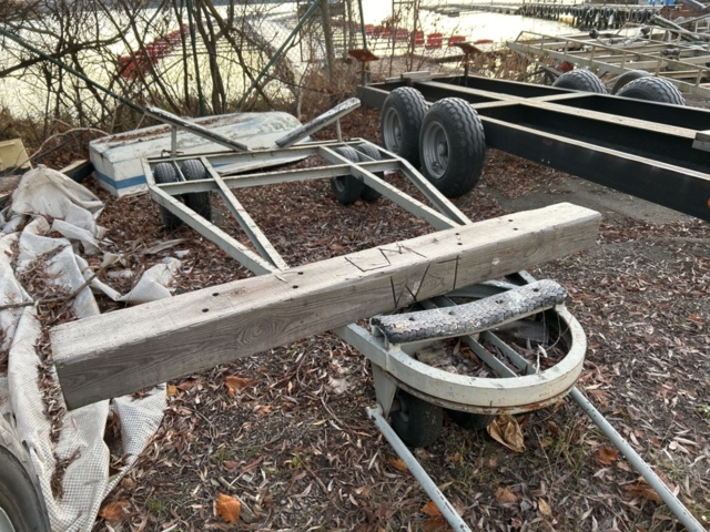 1423670-2 Boat cradle/pick-up trolley