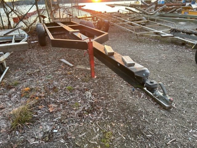 1423671-1 Boat cradle/pick-up trolley